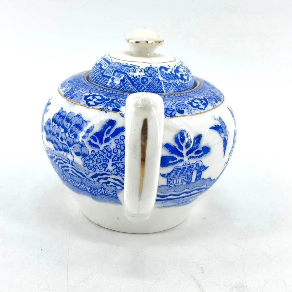 Royal Grafton Blue Willow Bone China Teapot Gold Trim England Pagoda Vintage